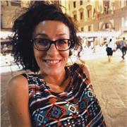 Insegnante di Yoga certificata con Yoga Alliance impartisce lezioni di Hatha yoga, Vinyasa (Yoga dinamico), power Yoga e Yoga in Gravidanza